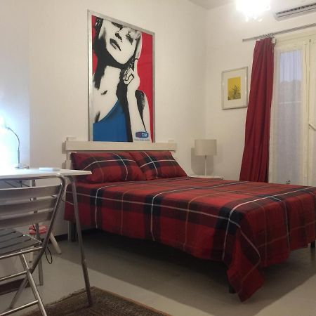 Short Let Hotel Олбия Екстериор снимка